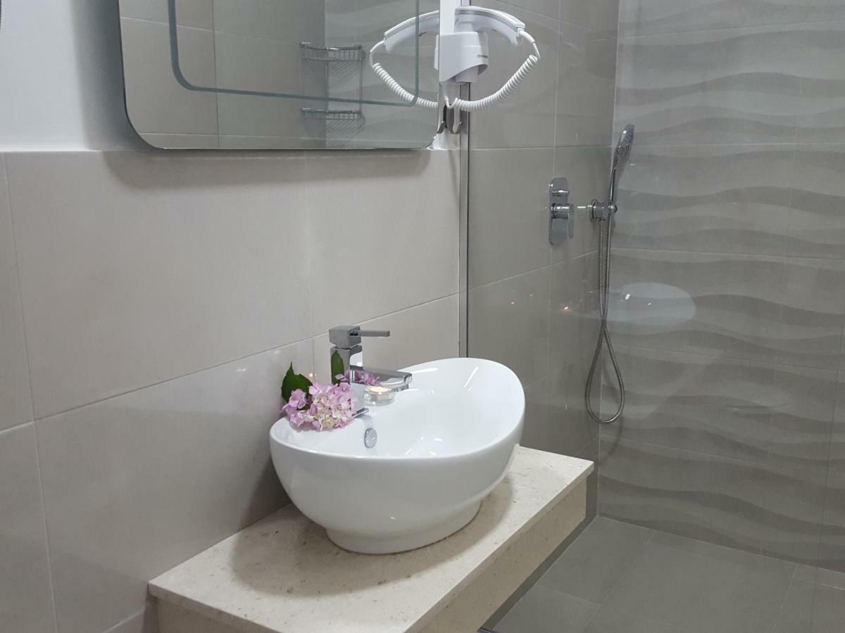 הרצג-נובי Guesthouse Laterna מראה חיצוני תמונה